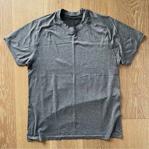 🍋 Lululemon Men’s Shirt